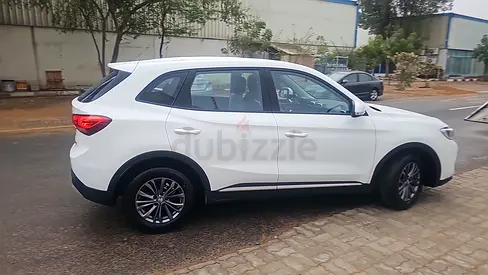 MG ZS 1.5L AT STD | BRAND NEW / only 200 KM drive