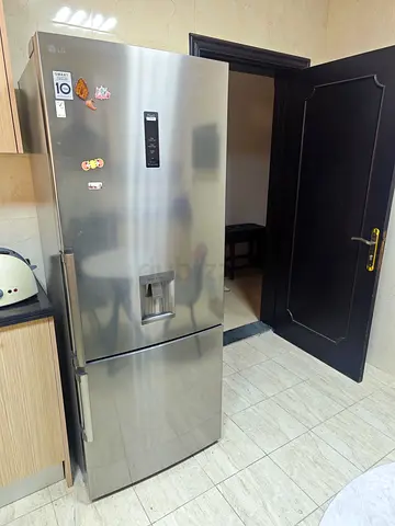 LG Smart Inverter Fridge – Under Warranty Until Nov 2026 – Excellent Condition