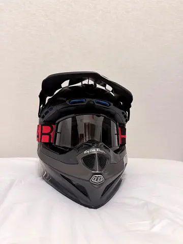Motor bike helmet
