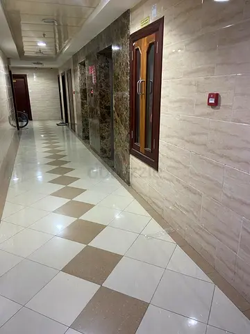 Room for Rent for married  couple or working lady to share with family. Near Sunis kitchen Muwaileh