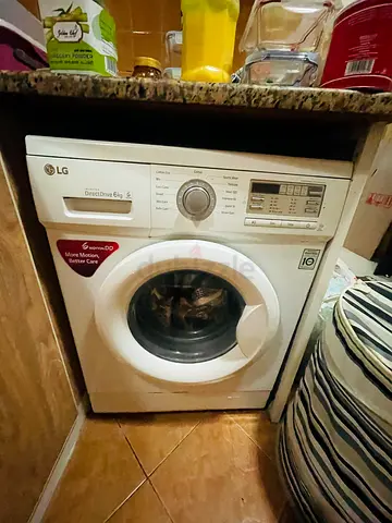 LG Front Load Washing Machine 6 kg — Good Working Condition