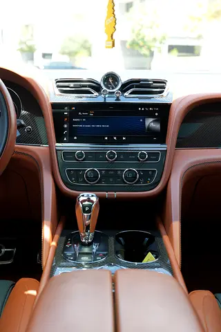 2021 Bentley BENTAYGA — миниатюра 8