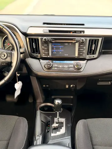 2017 Toyota RAV 4 — фото 7