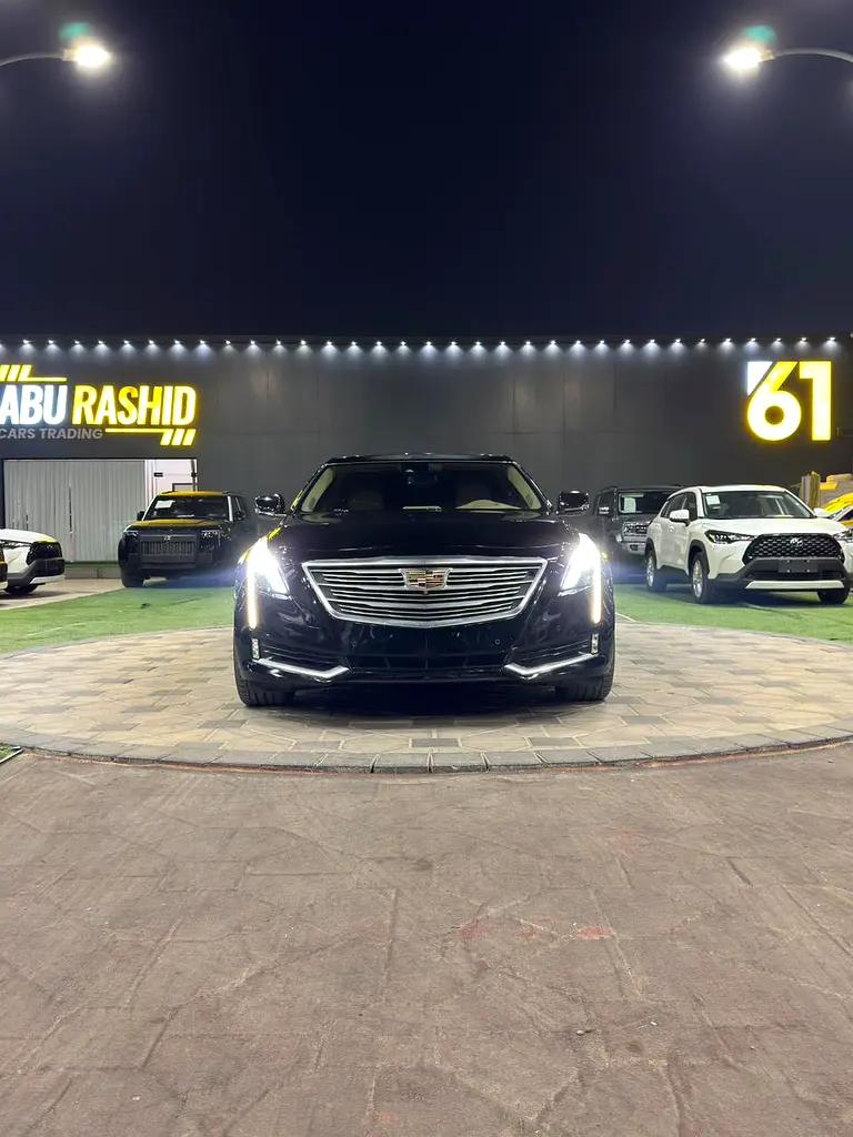 Cadillac CT4 2017 — photo 1 of 10