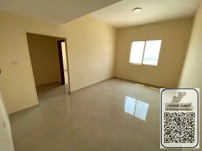 غرفة وصالة مساحة مميز 2 حمام بلكونة تكيف مركزى مقابل كنز ماركت على مخرج دبي والشارقة بجوار مسجد ومنطقة المدارس