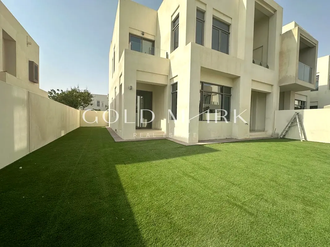Type J | End Unit | Large Plot | Vacant