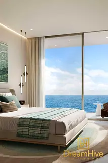 LUXURY WATERFRONT LIVING | INVESTOR DEAL | CORNER UNIT | STUNNING HIGH FLOOR &amp; MARINA VIEW | SKY