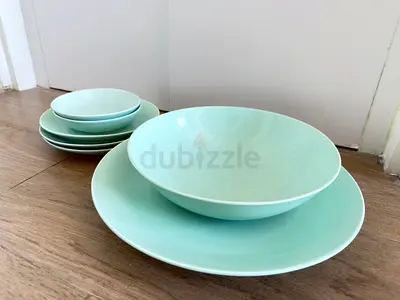 Iranian ceramic dinner set - plates and bowls (8 pieces)