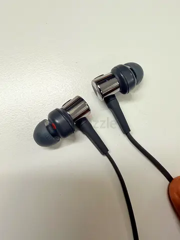 Sony wired in-ear earphones - Excellent condition