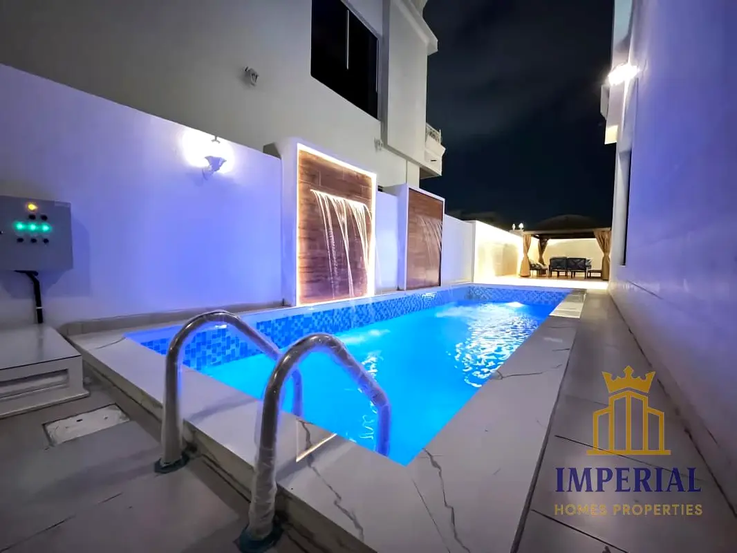 Enjoy a luxurious lifestyle in this distinctive villa, which combines modern design with an ideal location,