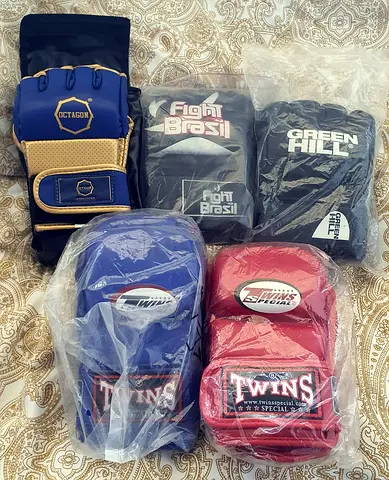 4 MMA Gloves (New)