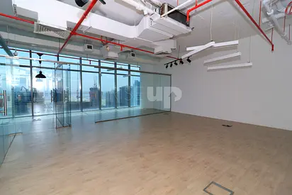 Huge open space | Glass partition | Unfurnished