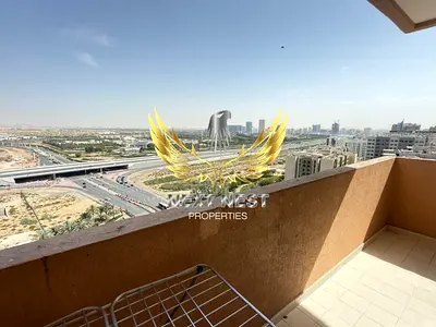 استوديو بالطابق العلوي | شرفة | إطلالة على المدينة | بوابة السيليكون 1