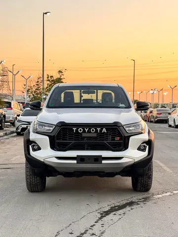 2024 Toyota Hilux GR Sport - GCC Specs - Brand New