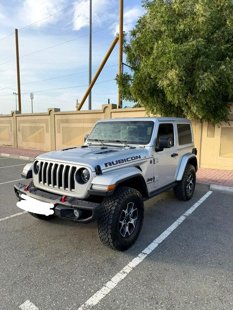 Jeep Wrangler 2023 — photo 1 of 8