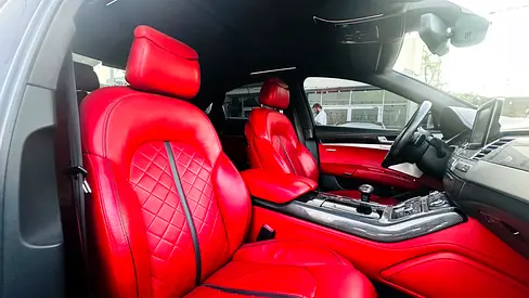 صورة 9 لـ 2013 AUDI S8