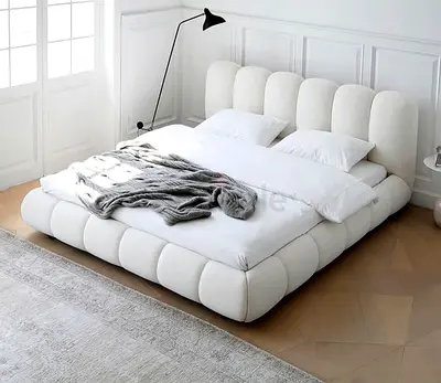 Low-profile Tufted White Upholstered Platform Bed with Padded Headboard (Queen/King)