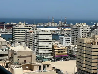 بلكونة إطلالة بحرية / 2 حمام / مساحه واسعه / قريب من الكورنيش / تسهلات فى الدفعات