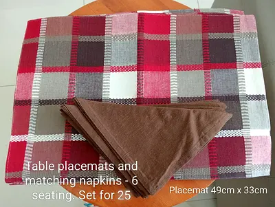 Set of 6 Table Placemats and matching Napkins