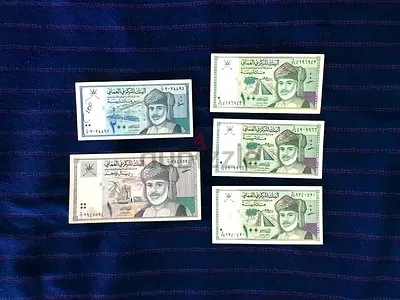 5 VINTAGE 1995 OMAN BANKNOTES