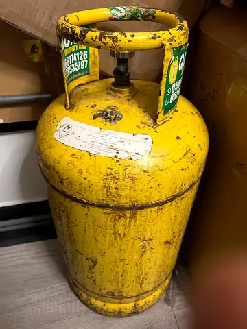 Band new fully Filled Yellow Gas Cylinder with regulator and pipe- Heavy Duty