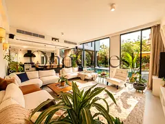 Luxury 5 BR Villa with pool - fully upgraded