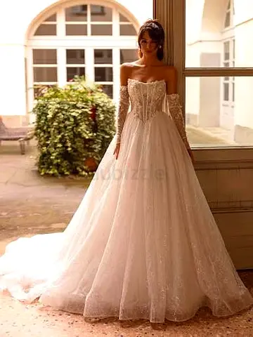 Wedding dress, small sequin glitter and pearls. Couture dress corset and very lightweight