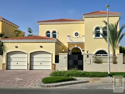 SPACIOUS 4BR+MAID UPGRADED VILLA LARGE PLOT