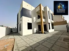 Corner unit, two floors and a rooftop, excellent location, large area, spacious interior layouts, fr