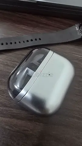 Samsung buds 3 wireless earbuds with charging case (silver) - good working condition