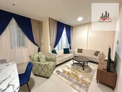 الشارقه المجاز 3 غرفه وصاله ومطبخ وحمامين وبلكونه السعر 3600 شامل انترنت فقط بجور حديقة الصافيه