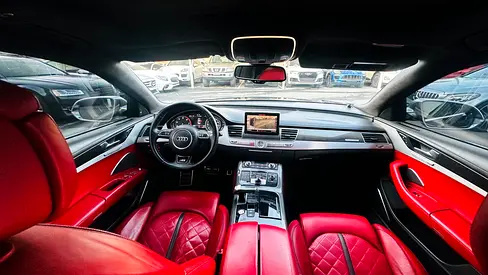 2013 AUDI S8 — фото 12