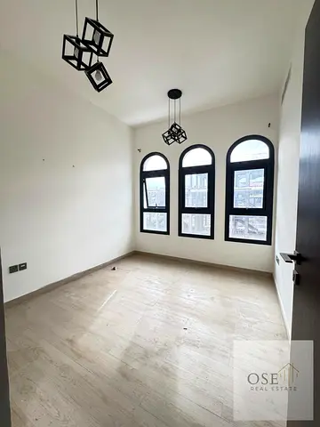 امتلك اب تاون في الزاهيه علي طريق الشيخ محمد بن زايد قريب جدا من دبي والشارقه فقط 700 الف درهم