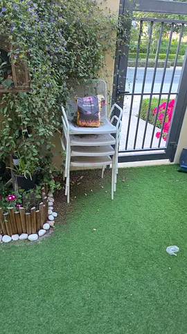 Set of 4 White Plastic Outdoor Chairs - Free