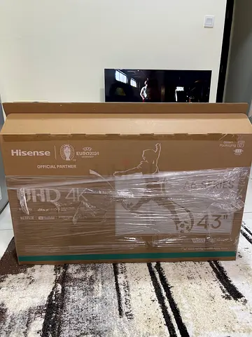 tv box 43 inch hisense, brand new