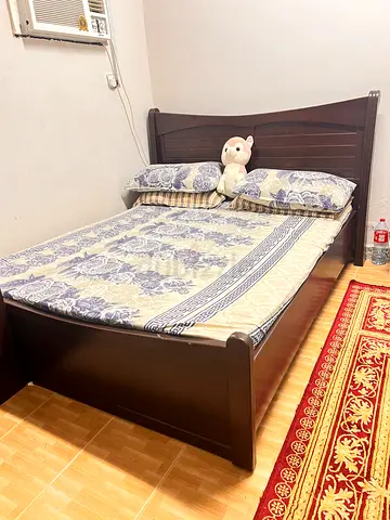 Wooden bed 200x160