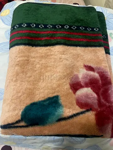 Thick Plush Floral Blanket / Throw - Good Condition