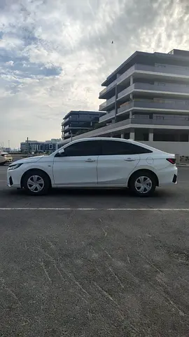 Yaris E GCC Specs - Like New Al Futtaim warranty  service contract