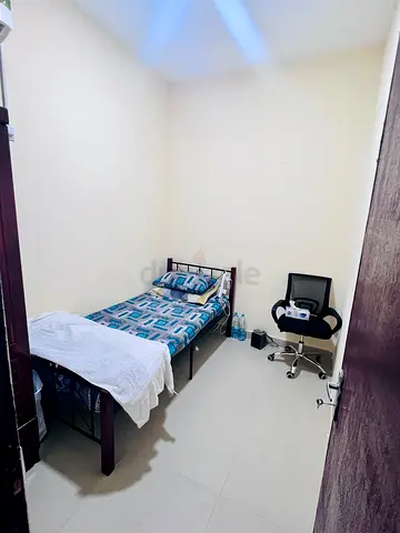 1400 FULLY FURNISHED PARTITION, KHALIFA STREET ZIANI AREA EXECUTIVE MALE OR FEMALE / COUPLE