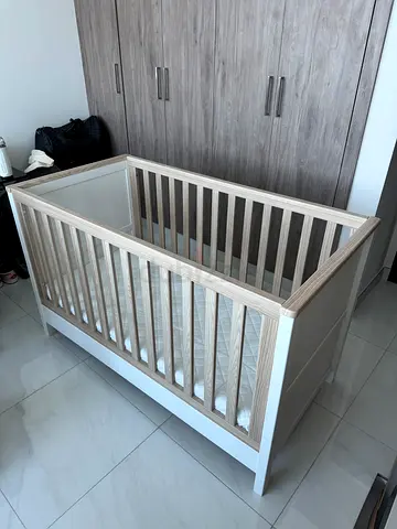 Mamas  Papas-Harwell Cotbed White/Oak + Mattress