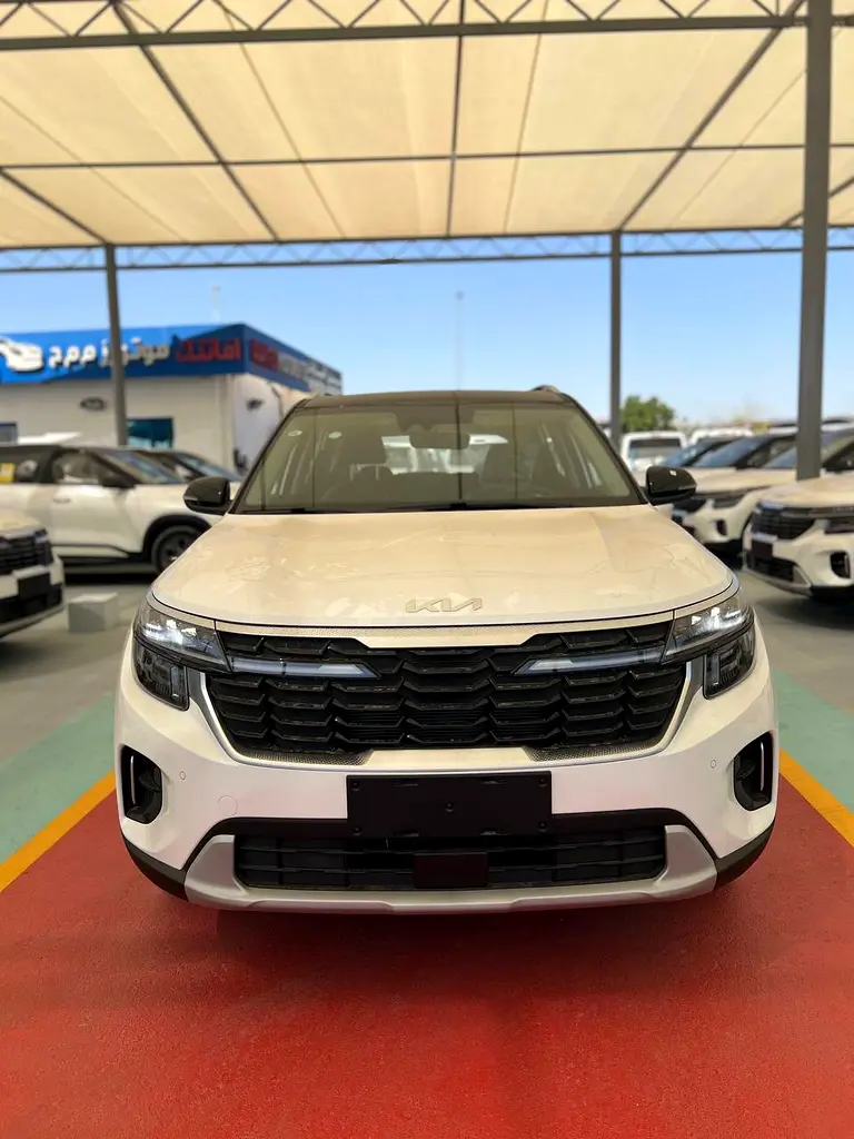Kia Seltos 2025 — photo 1 of 18