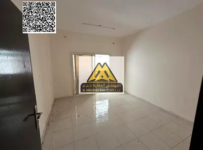 شقة غرفة وصالة للإيجار السنوي في النعيمية 1 عجمان، بمساحة كبيرة وبلكونة وتصميم عملي، تقع على شارع مميز قريب من مدرسة الحكمة وأسواق الإمارات مع سهولة ا