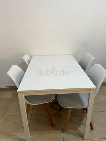 Ikea dining extendable Table with 4 chairs - Good Condition