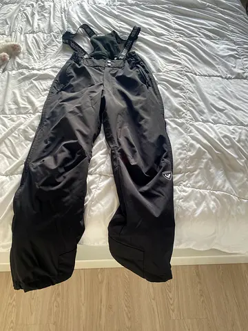 Black insulated ski/snow pants, good condition size medium CASH ONLY