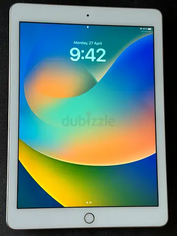 Apple iPad (white) - Good working condition