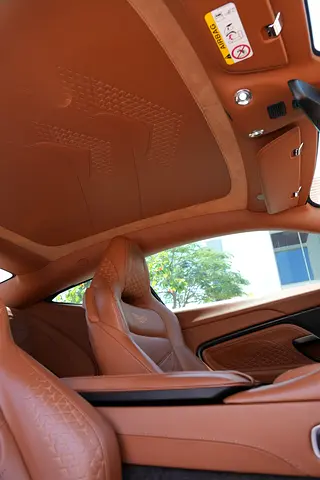 2019 Aston Martin DBS 照片 6