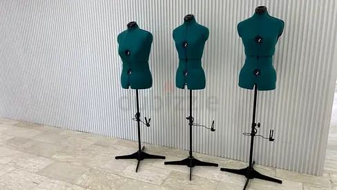 Adjustable mannequin