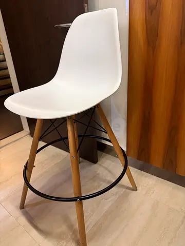 4 White Modern Bar Stool, Kitchen Chair with Wooden Legs and Footrest