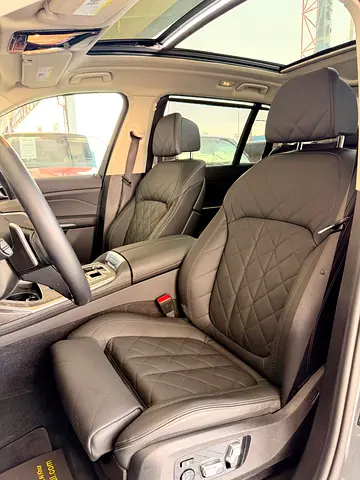 BMW X7 xDrive40i, миниатюра 7