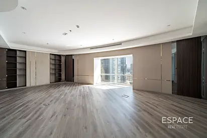 Vacant | Near Metro | Prime Location